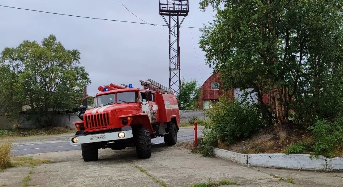 В рамках проведения контрольной проверки оперативно-служебной деятельности Печенгского филиала ГПС Управлением по ГОЧС и ПБ Мурманской области огнеборцы пожарных подразделений Печенгского пожарно-спасательного гарнизона... В рамках проведения контрольной проверки оперативно-служебной деятельности Печенгского филиала ГПС Управлением по ГОЧС и ПБ Мурманской области огнеборцы пожарных подразделений Печенгского пожарно-спасательного гарнизона...