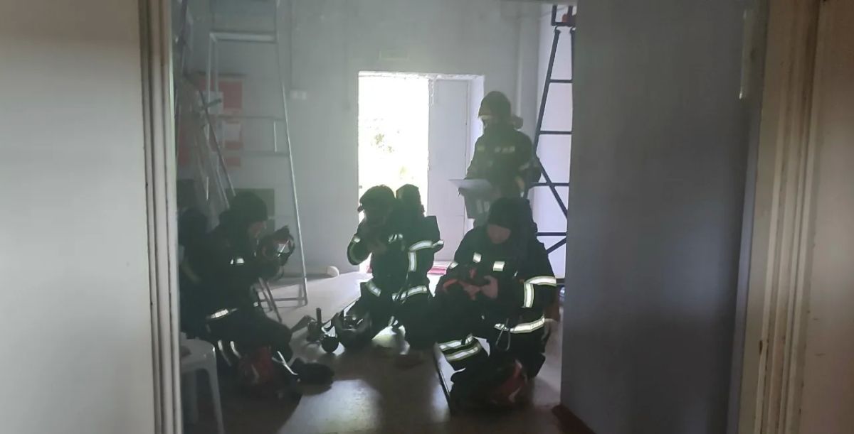 В рамках проведения контрольной проверки оперативно-служебной деятельности Печенгского филиала ГПС Управлением по ГОЧС и ПБ Мурманской области огнеборцы пожарных подразделений Печенгского пожарно-спасательного гарнизона... В рамках проведения контрольной проверки оперативно-служебной деятельности Печенгского филиала ГПС Управлением по ГОЧС и ПБ Мурманской области огнеборцы пожарных подразделений Печенгского пожарно-спасательного гарнизона...
