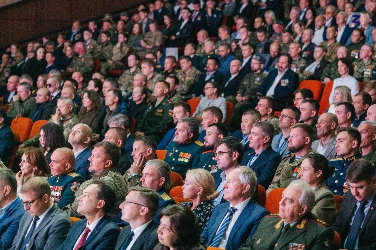 Делегация Мурманской области приняла участие во Всероссийском форумe ветеранов СВО «Вместе победим» Делегация Мурманской области приняла участие во Всероссийском форумe ветеранов СВО «Вместе победим»