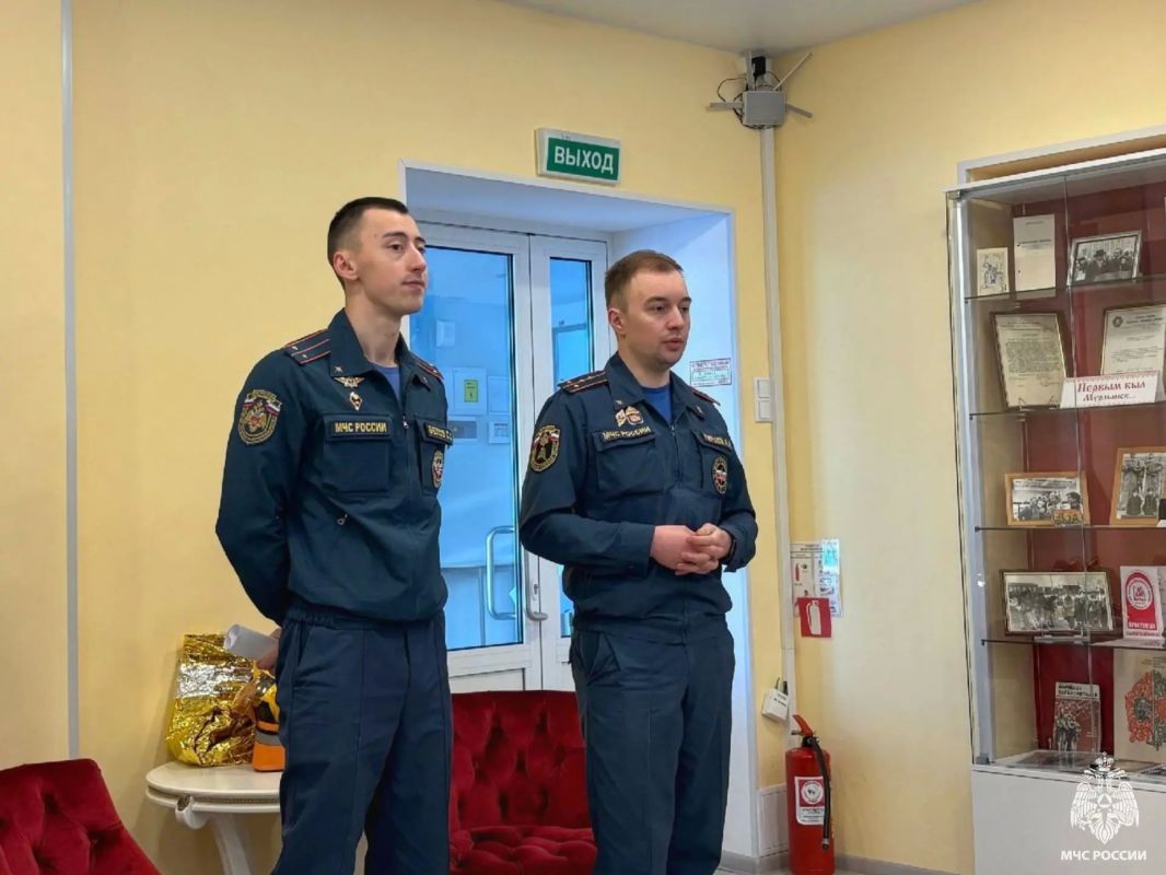 Снова в школу - безопасно. Безопасный учебный год начинается задолго до первого звонка Снова в школу - безопасно. Безопасный учебный год начинается задолго до первого звонка