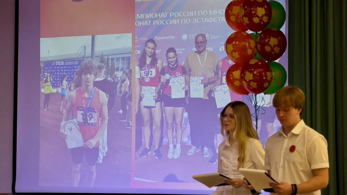 Юлия Полиэктова и Татьяна Кусайко поздравили учеников Мурманского международного лицея с 1 сентября Юлия Полиэктова и Татьяна Кусайко поздравили учеников Мурманского международного лицея с 1 сентября