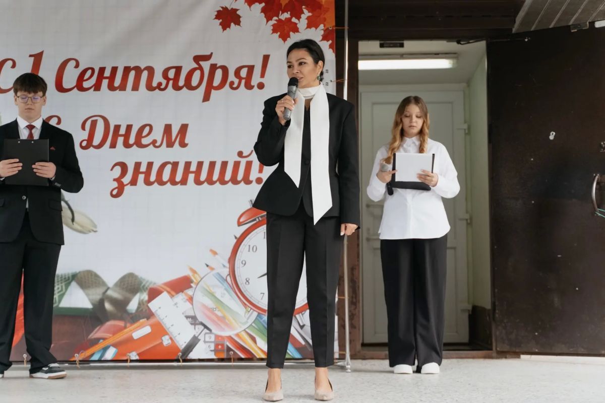 Министр градостроительства и благоустройства Мурманской области поздравила школьников с Днём знаний Министр градостроительства и благоустройства Мурманской области поздравила школьников с Днём знаний