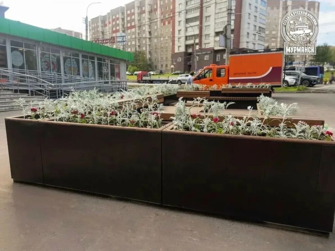 В Мурманске стало ещё на два уютных уголка больше В Мурманске стало ещё на два уютных уголка больше