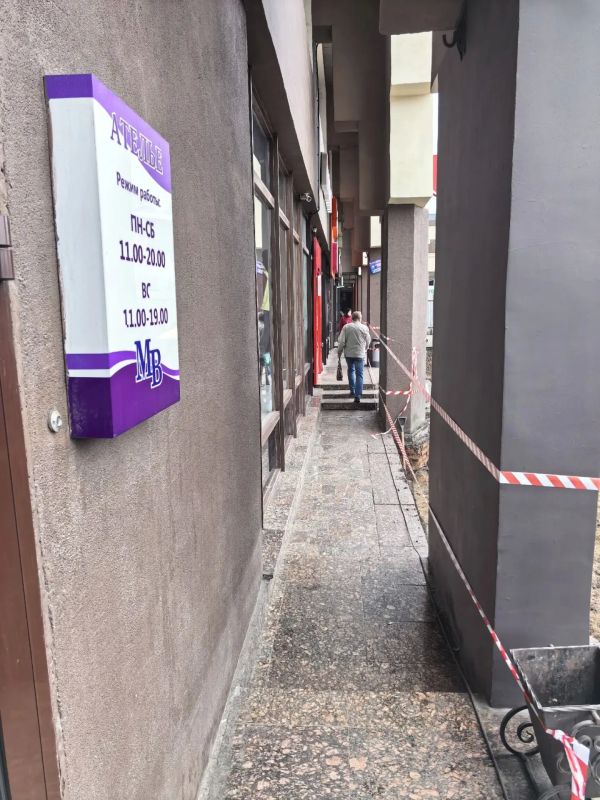 Проход для пешеходов вдоль "Меридиана" вновь открыт, его перекрывали на один день 2 сентября Проход для пешеходов вдоль "Меридиана" вновь открыт, его перекрывали на один день 2 сентября