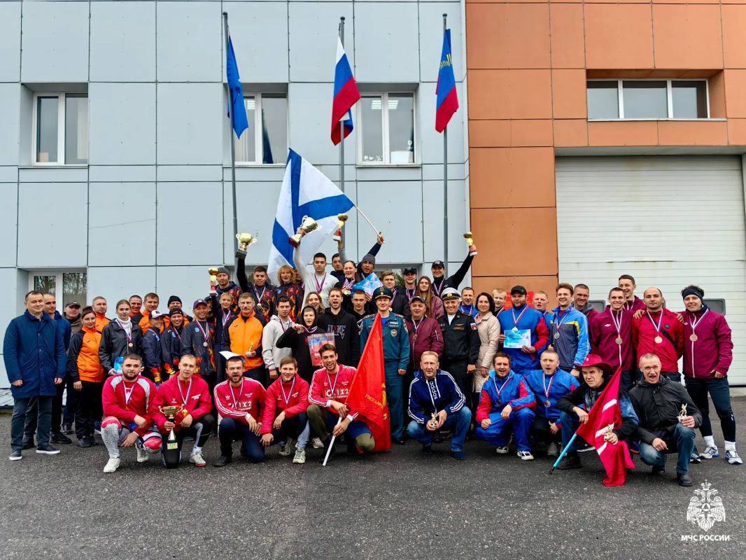 Финальный рывок. Два дня напряженных соревнований, десятки сильных выступлений и дисциплины позади - в Мурманске завершился 55-й открытый лично-командный Чемпионат и Первенство Государственной противопожарной службы... Финальный рывок. Два дня напряженных соревнований, десятки сильных выступлений и дисциплины позади - в Мурманске завершился 55-й открытый лично-командный Чемпионат и Первенство Государственной противопожарной службы...