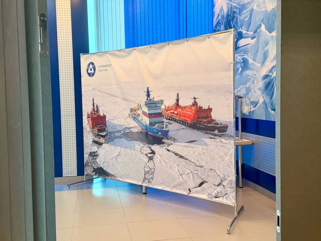 Председатель Избирательной комиссии Мурманской области встретился с коллективом ФГУП «Атомфлот» в рамках проекта «ИнформУИК» Председатель Избирательной комиссии Мурманской области встретился с коллективом ФГУП «Атомфлот» в рамках проекта «ИнформУИК»