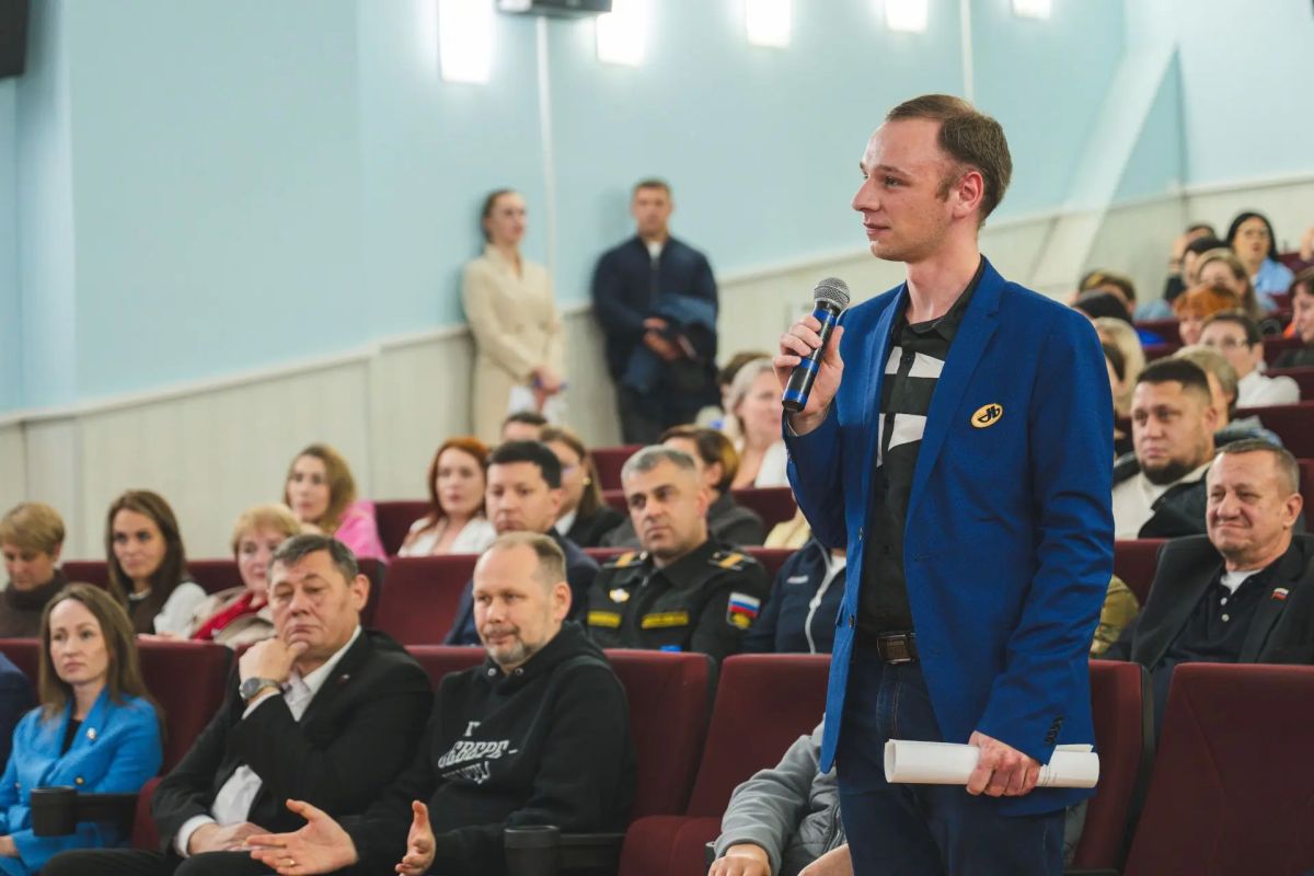 Губернатор Андрей Чибис совершил рабочую поездку в ЗАТО Александровск Губернатор Андрей Чибис совершил рабочую поездку в ЗАТО Александровск