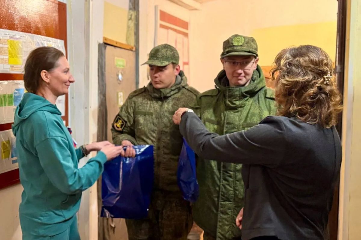 Досрочное голосование в труднодоступных местностях Мурманской области: вертолетный маршрут по побережью Баренцева моря и полуостров Средний и Рыбачий Досрочное голосование в труднодоступных местностях Мурманской области: вертолетный маршрут по побережью Баренцева моря и полуостров Средний и Рыбачий