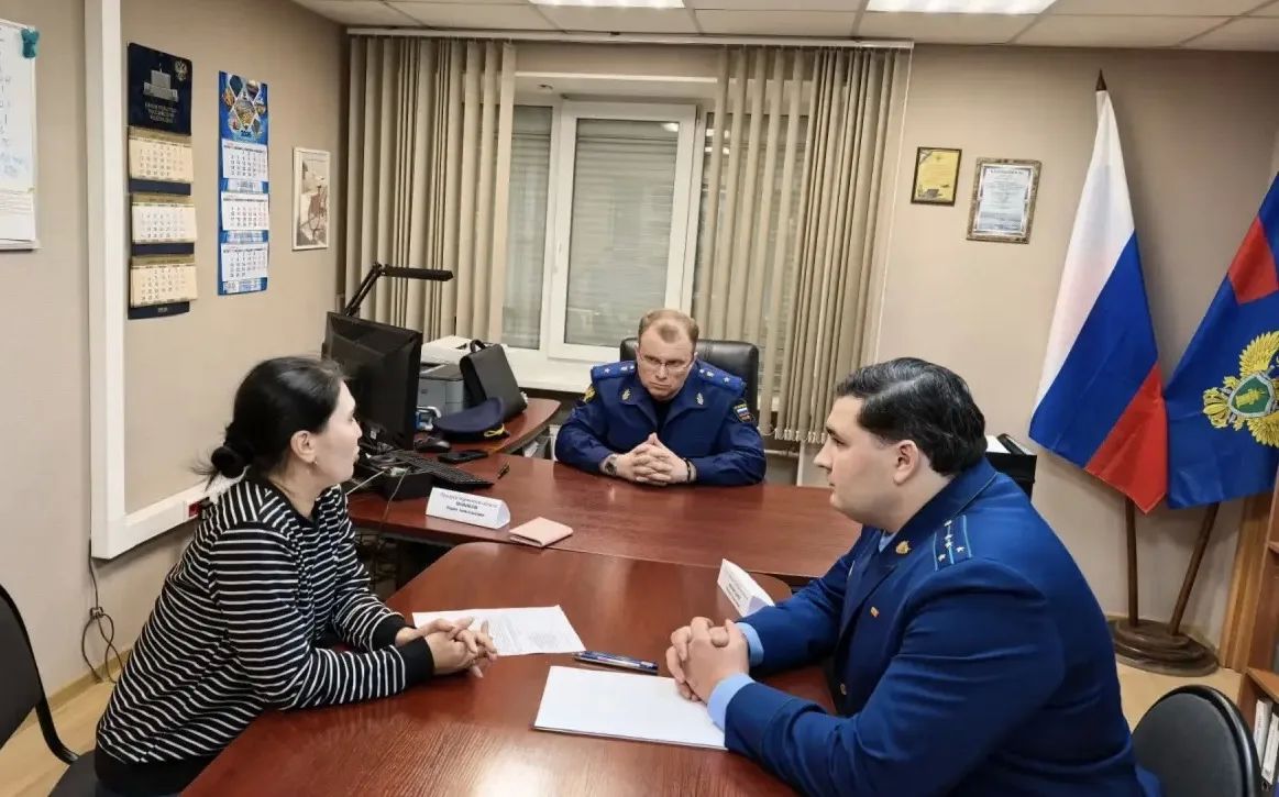 Прокурор области Борис Новиков провел приемы жителей Кандалакшского и Ковдорского округов, г. Полярные Зори Прокурор области Борис Новиков провел приемы жителей Кандалакшского и Ковдорского округов, г. Полярные Зори