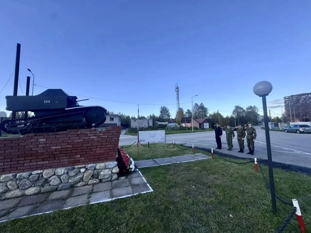 Военные следователи Северного флота приняли участие в памятных мероприятиях в Кандалакшском районе Военные следователи Северного флота приняли участие в памятных мероприятиях в Кандалакшском районе