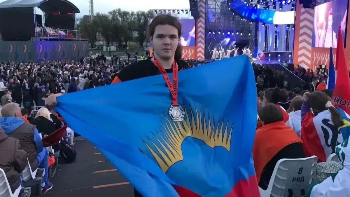 Мурманчанин Руслан Боровинский занял второе место на Чемпионате высоких технологий Мурманчанин Руслан Боровинский занял второе место на Чемпионате высоких технологий