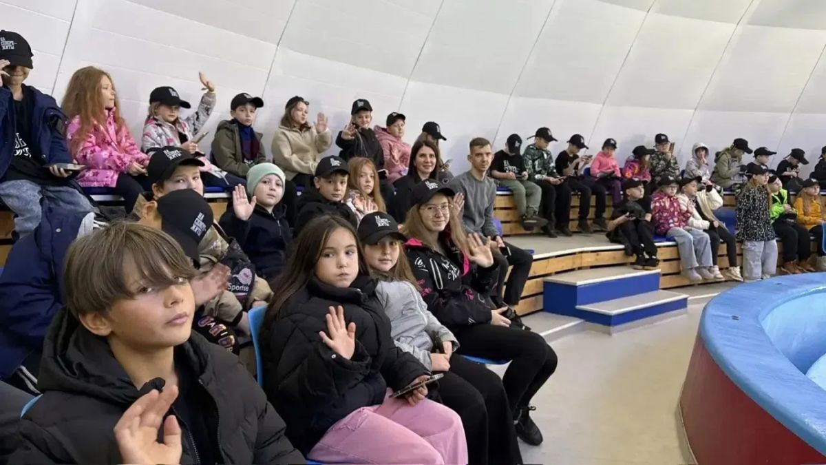 Более 60 воспитанников смены «Орлята России» Центра гражданско-патриотического воспитания «На Севере - жить!» посетили Мурманский океанариум Более 60 воспитанников смены «Орлята России» Центра гражданско-патриотического воспитания «На Севере - жить!» посетили Мурманский океанариум