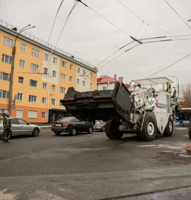 В Мурманске проверили ход ремонта городских дорог В Мурманске проверили ход ремонта городских дорог