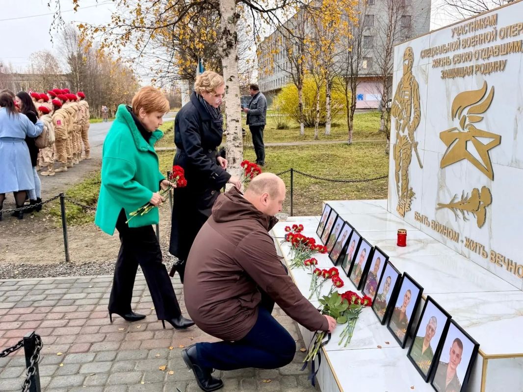 В Протоках открыли мемориал в память о погибших участниках СВО В Протоках открыли мемориал в память о погибших участниках СВО