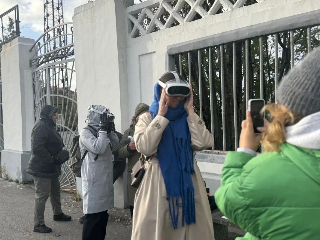 13 встреч и более 200 участников: в Мурманске завершился цикл пешеходных экскурсий «Арктика в годы Великой Отечественной войны» 13 встреч и более 200 участников: в Мурманске завершился цикл пешеходных экскурсий «Арктика в годы Великой Отечественной войны»