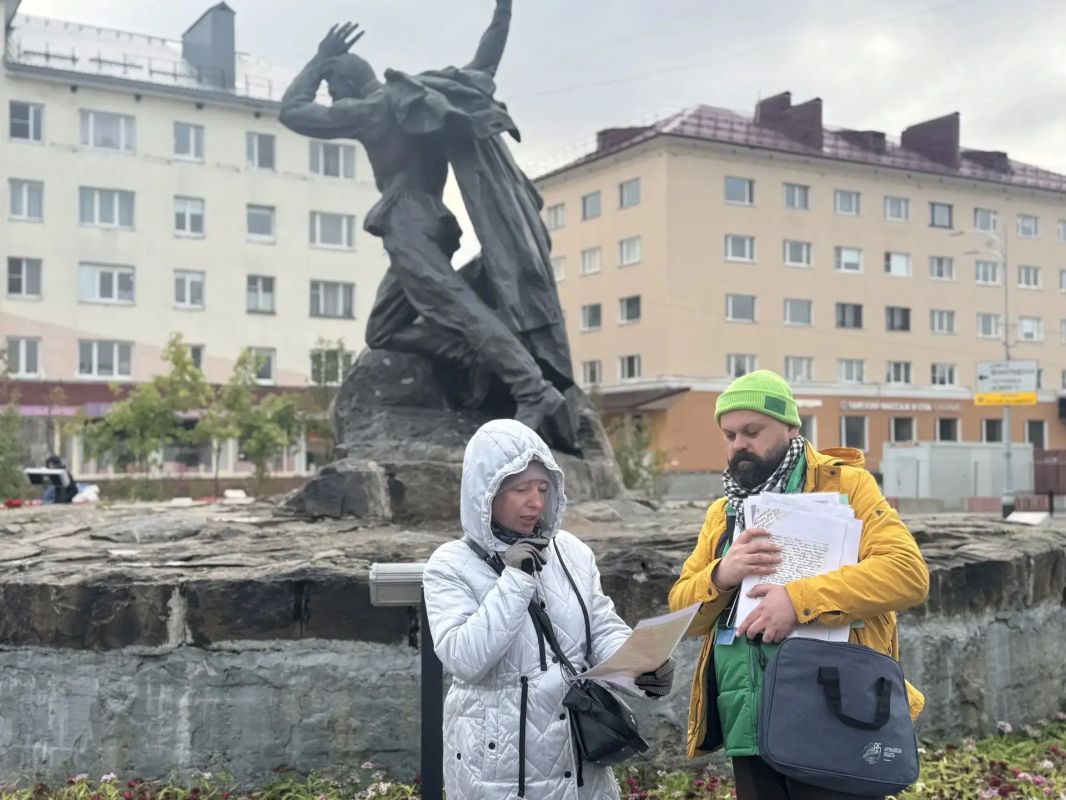 13 встреч и более 200 участников: в Мурманске завершился цикл пешеходных экскурсий «Арктика в годы Великой Отечественной войны» 13 встреч и более 200 участников: в Мурманске завершился цикл пешеходных экскурсий «Арктика в годы Великой Отечественной войны»