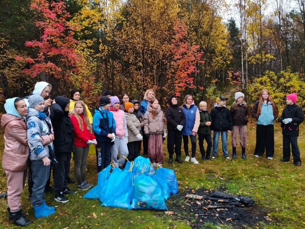 Школьники Кольского Заполярья присоединились к экоакции ко Всемирному дню моря Школьники Кольского Заполярья присоединились к экоакции ко Всемирному дню моря