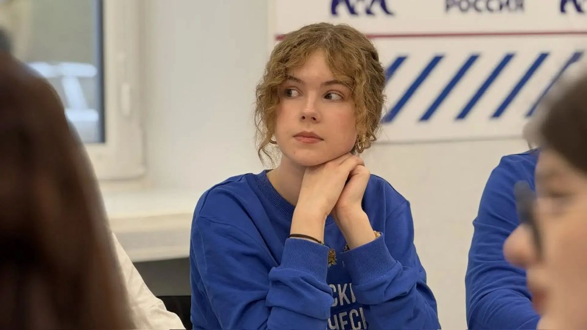 В штабе общественной поддержки «Единой России» прошёл круглый стол «Студент – учитель – наставник», приуроченный ко Дню учителя, который страна отметит 5 октября В штабе общественной поддержки «Единой России» прошёл круглый стол «Студент – учитель – наставник», приуроченный ко Дню учителя, который страна отметит 5 октября