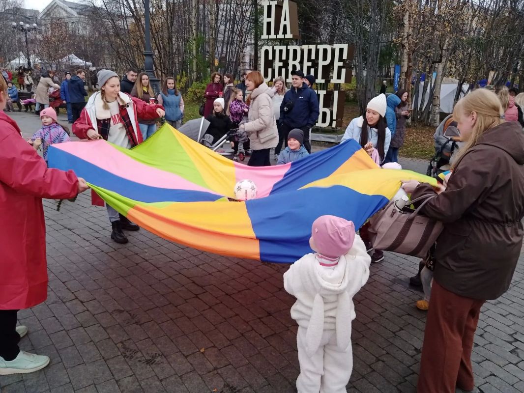 Прямо сейчас. 110 лет Мурманску: город детства удивляет! Прямо сейчас. 110 лет Мурманску: город детства удивляет!
