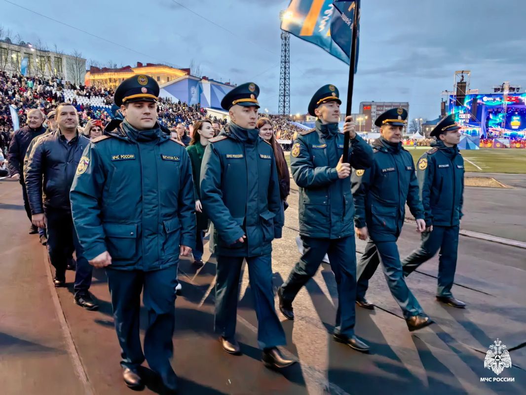 Юбилей столицы Заполярья. В этом году столица Заполярья - город-герой Мурманск - отмечает грандиозный юбилей - 110 лет со дня основания! #МЧСМурманск стало одним из участников городского праздника, подарив жителям и гостям...