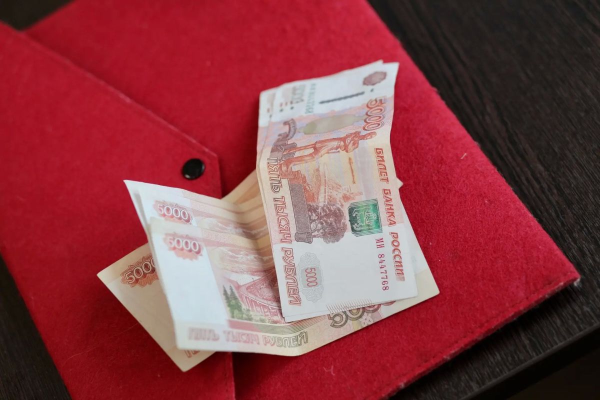 383 миллиарда скопили северяне