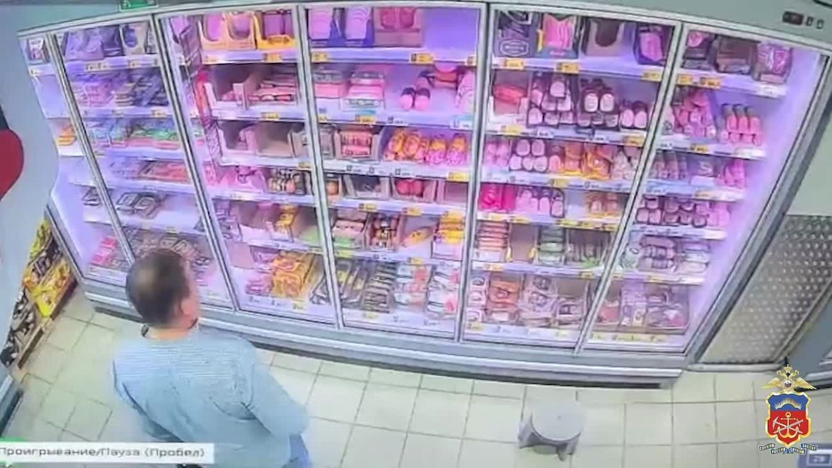 Подозреваемого в краже продуктов и алкоголя из супермаркета на Чумбарова-Лучинского задержали в Мурманске