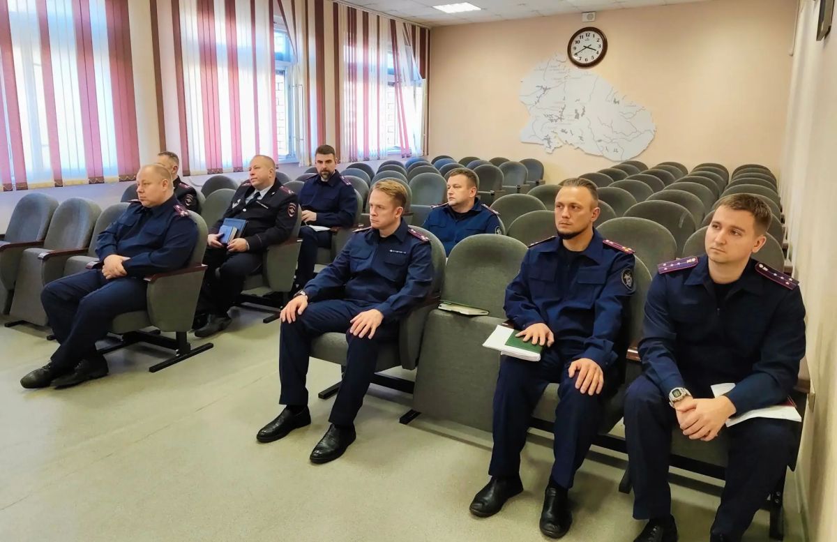В Мурманске состоялось оперативное совещание по вопросам раскрытия преступлений прошлых лет В Мурманске состоялось оперативное совещание по вопросам раскрытия преступлений прошлых лет