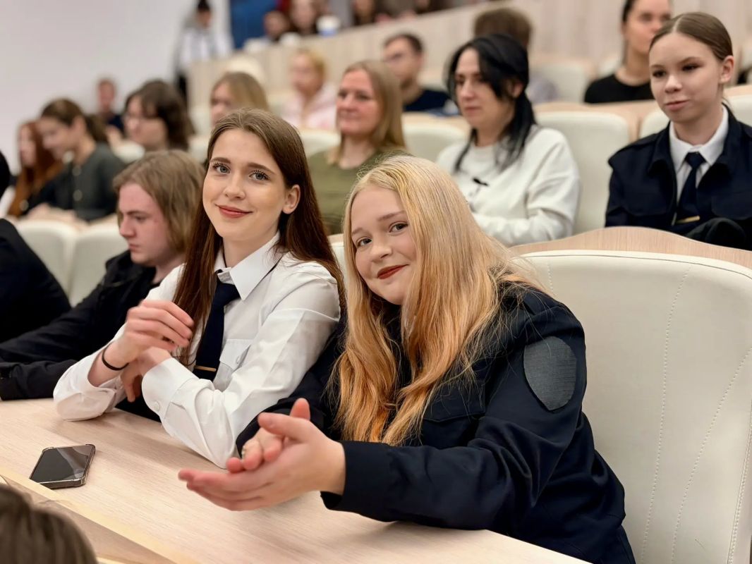 Профилактика на практике: в Мурманске Координационный центр МАУ запустил лаборатории когнитивной безопасности Профилактика на практике: в Мурманске Координационный центр МАУ запустил лаборатории когнитивной безопасности