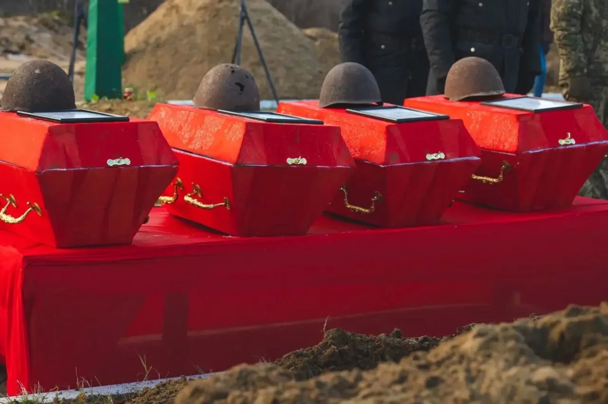 Спустя десятилетия они обрели покой: в Долине Славы простились с защитниками Заполярья Спустя десятилетия они обрели покой: в Долине Славы простились с защитниками Заполярья