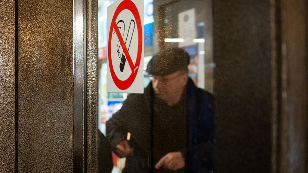 Власти Мурманской области планируют запретить продажу электронных сигарет в регионе