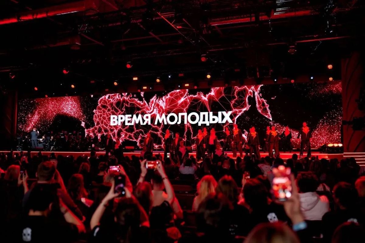 Премия «Время молодых»: ищем тех, кто говорит с молодёжью на одном языке