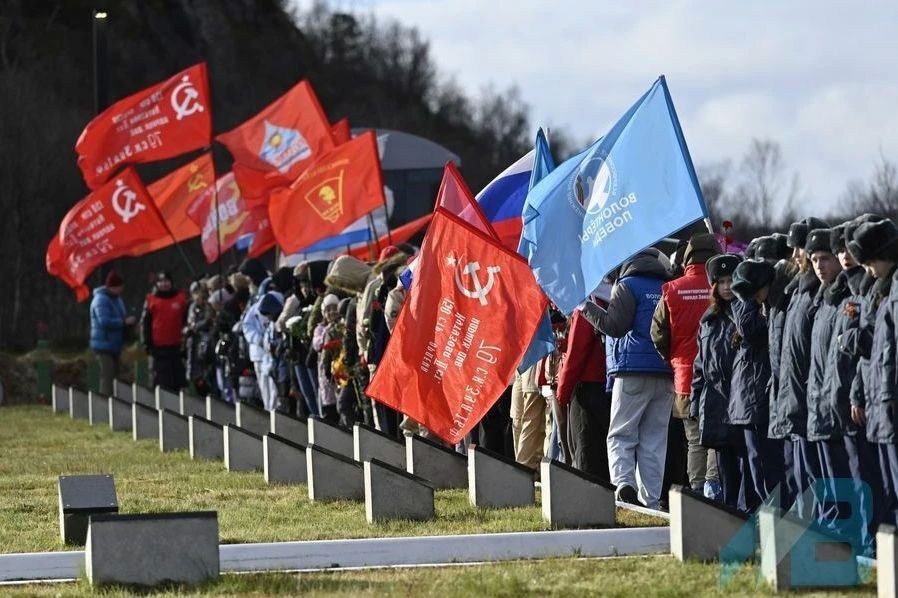 Руководство и кадеты УФСИН России по Мурманской области приняли участие в траурном митинге в Долине Славы Руководство и кадеты УФСИН России по Мурманской области приняли участие в траурном митинге в Долине Славы
