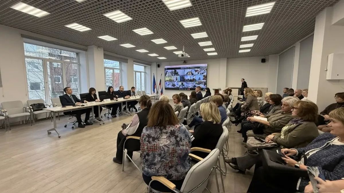 15 октября в Министерстве образования и науки Мурманской области под председательством главы ведомства Дианы Кузнецовой состоялось совещание с участием руководителей муниципальных органов управления образованием, директоров... 15 октября в Министерстве образования и науки Мурманской области под председательством главы ведомства Дианы Кузнецовой состоялось совещание с участием руководителей муниципальных органов управления образованием, директоров...