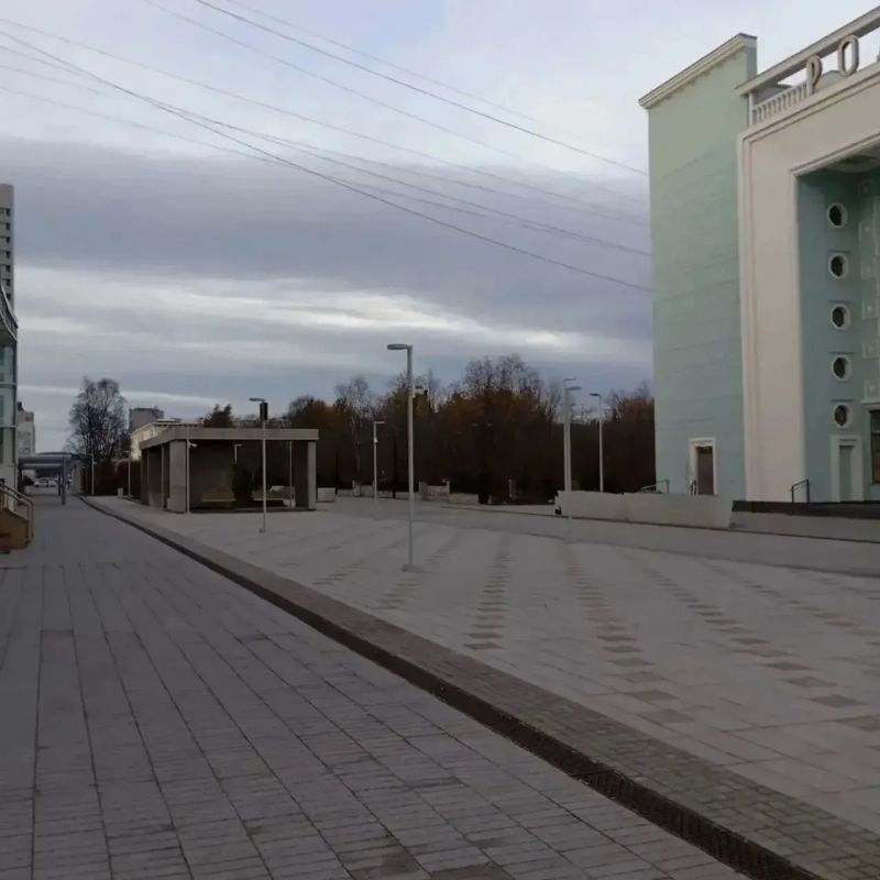 В Мурманске продолжают приводить в порядок парки и скверы В Мурманске продолжают приводить в порядок парки и скверы