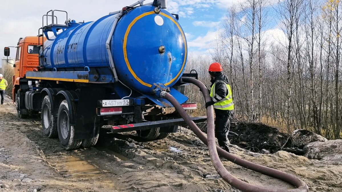 В Кольском округе прокладывают более 11 км нового водовода В Кольском округе прокладывают более 11 км нового водовода