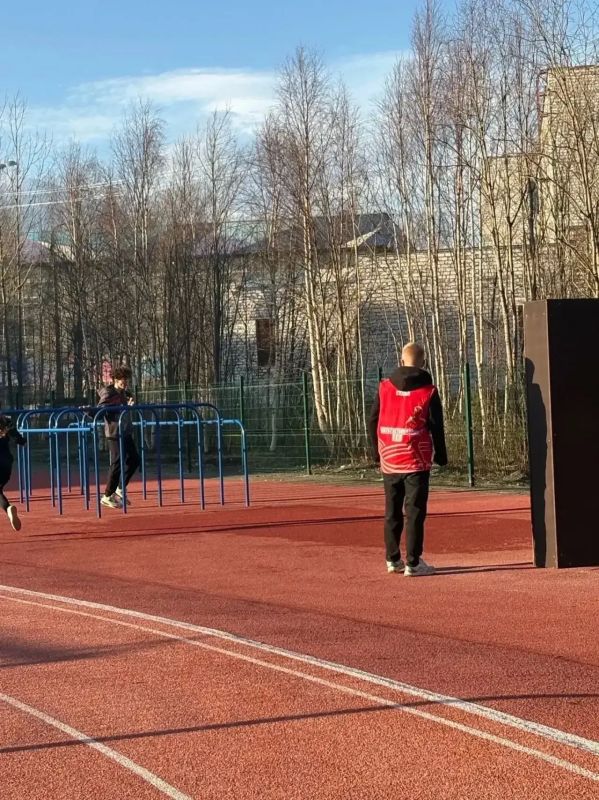 В Мончегорске на базе Северного колледжа физической культуры и спорта открылась полоса препятствий на средства гранта общества «Знание» В Мончегорске на базе Северного колледжа физической культуры и спорта открылась полоса препятствий на средства гранта общества «Знание»