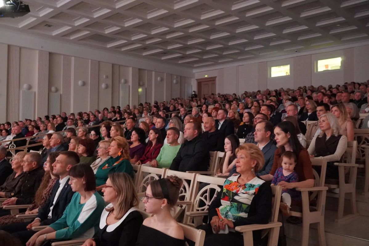 К 82-й годовщине освобождения Заполярья: в Мурманске выступил Образцово-показательный оркестр войск национальной гвардии России К 82-й годовщине освобождения Заполярья: в Мурманске выступил Образцово-показательный оркестр войск национальной гвардии России