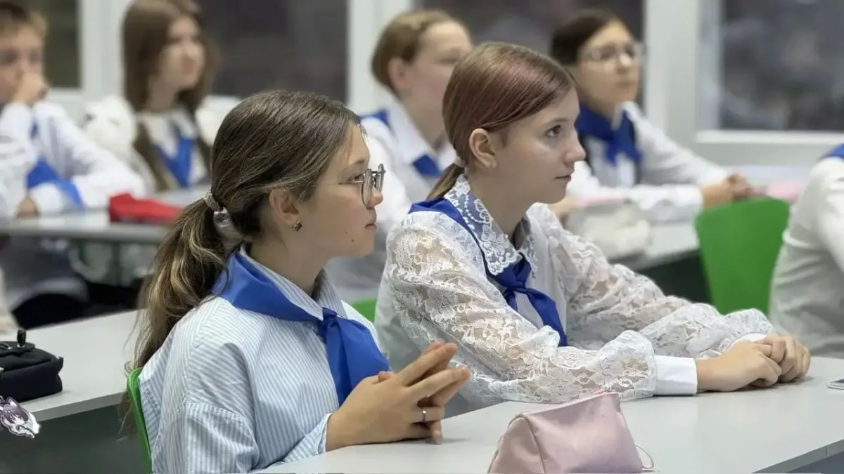 В школах Мурманской области продолжаются занятия в рамках всероссийских проектов «Урок цифры» и «Цифровой ликбез» В школах Мурманской области продолжаются занятия в рамках всероссийских проектов «Урок цифры» и «Цифровой ликбез»