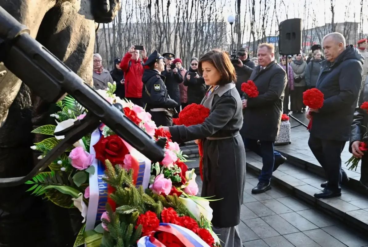 Север помнит. Сегодня по всей области проходит более 200 мероприятий, посвящённых 82-й годовщине разгрома немецко-фашистских войск в Заполярье Север помнит. Сегодня по всей области проходит более 200 мероприятий, посвящённых 82-й годовщине разгрома немецко-фашистских войск в Заполярье