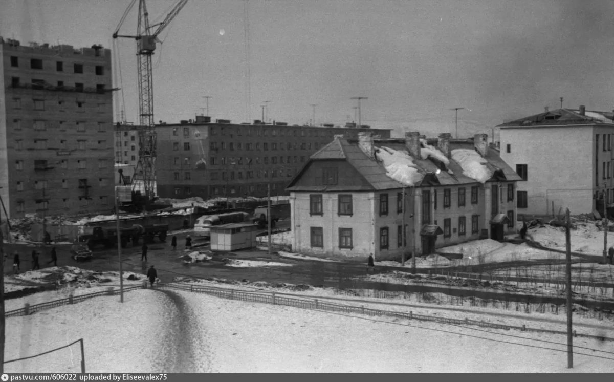 С каким же удовольствием мы пересматриваем старые фотографии Мурманска!