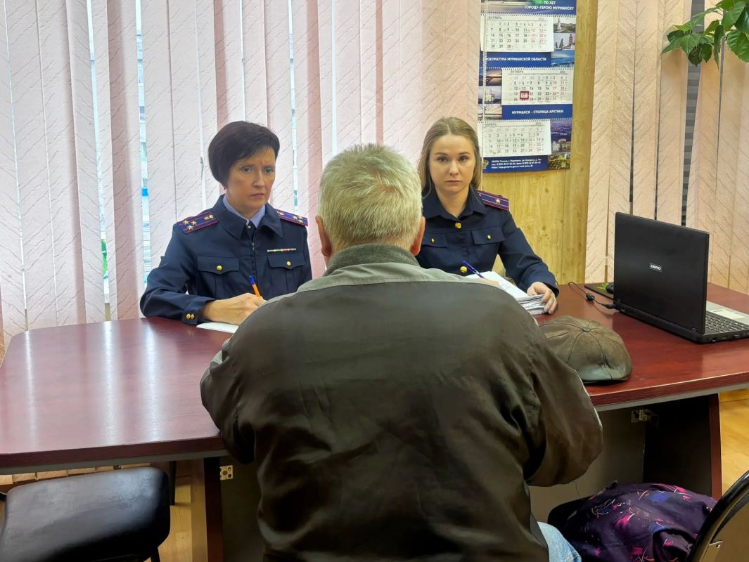 В приемной руководителя СУ СК России по Мурманской области состоялся личный прием жителей Мончегорска и Апатитов В приемной руководителя СУ СК России по Мурманской области состоялся личный прием жителей Мончегорска и Апатитов