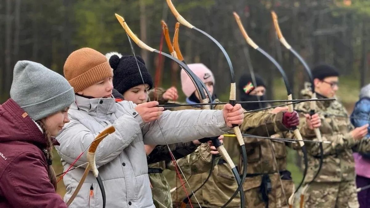 Юные северяне вернулись с полевого патриотического лагеря под Оленегорском Юные северяне вернулись с полевого патриотического лагеря под Оленегорском