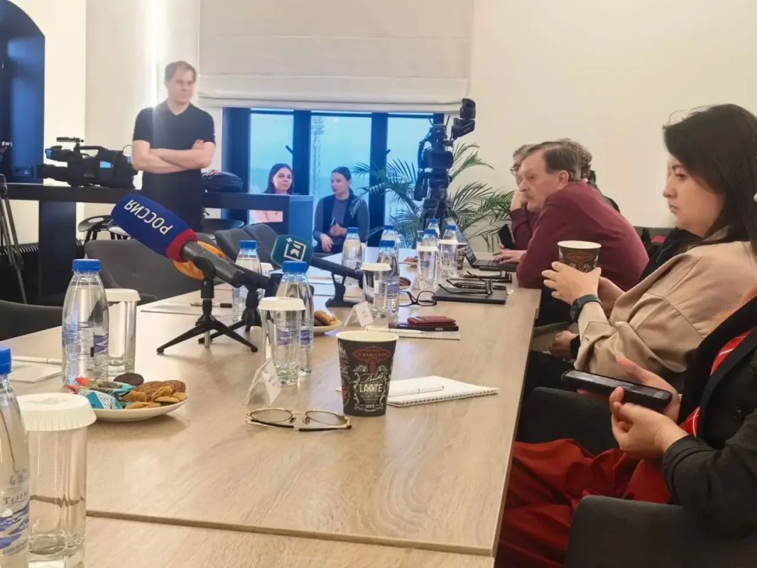 Кофе с губернатором: Андрей Чибис приоткрыл тайны совещаний Кофе с губернатором: Андрей Чибис приоткрыл тайны совещаний