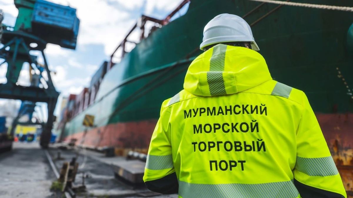Более 1 млн тонн грузов, перевезенных по СМП, перевалили в Мурманском морском торговом порту и МБТ