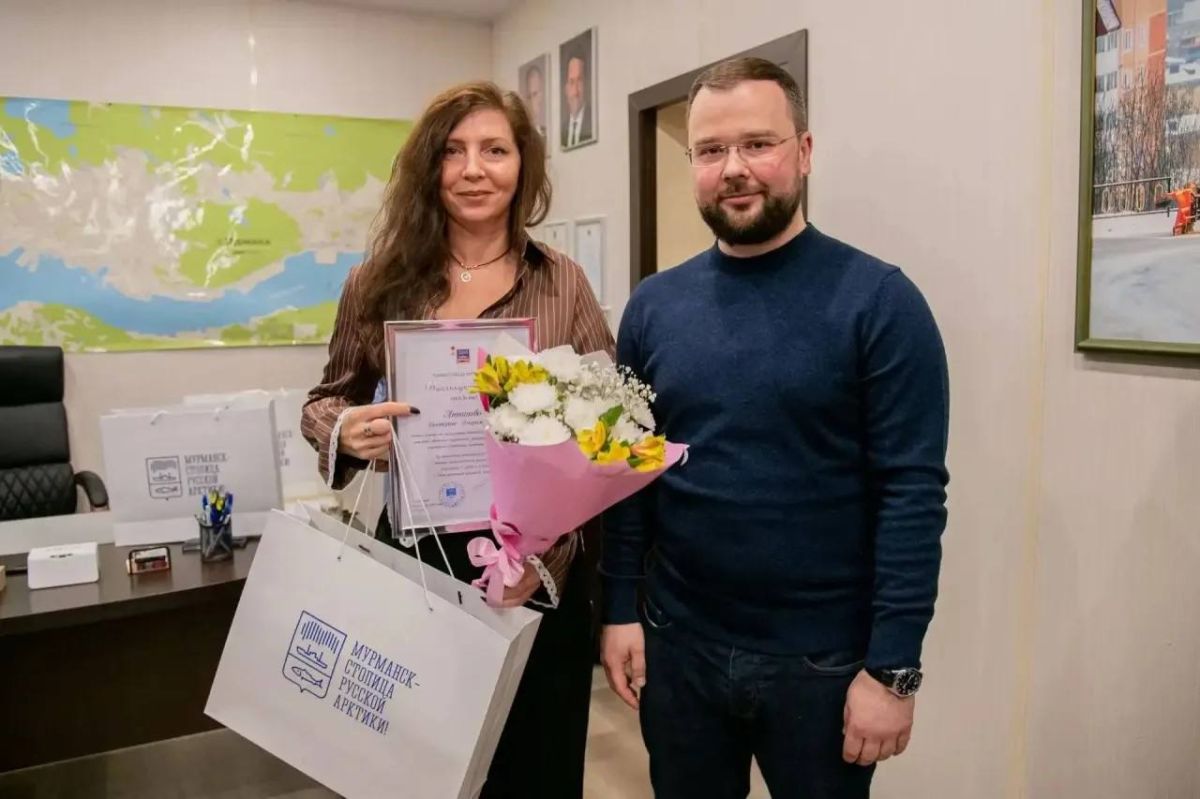 Торжество труда и преданности делу: в Мурманске наградили лучших сотрудников Управления дорожного хозяйства Торжество труда и преданности делу: в Мурманске наградили лучших сотрудников Управления дорожного хозяйства