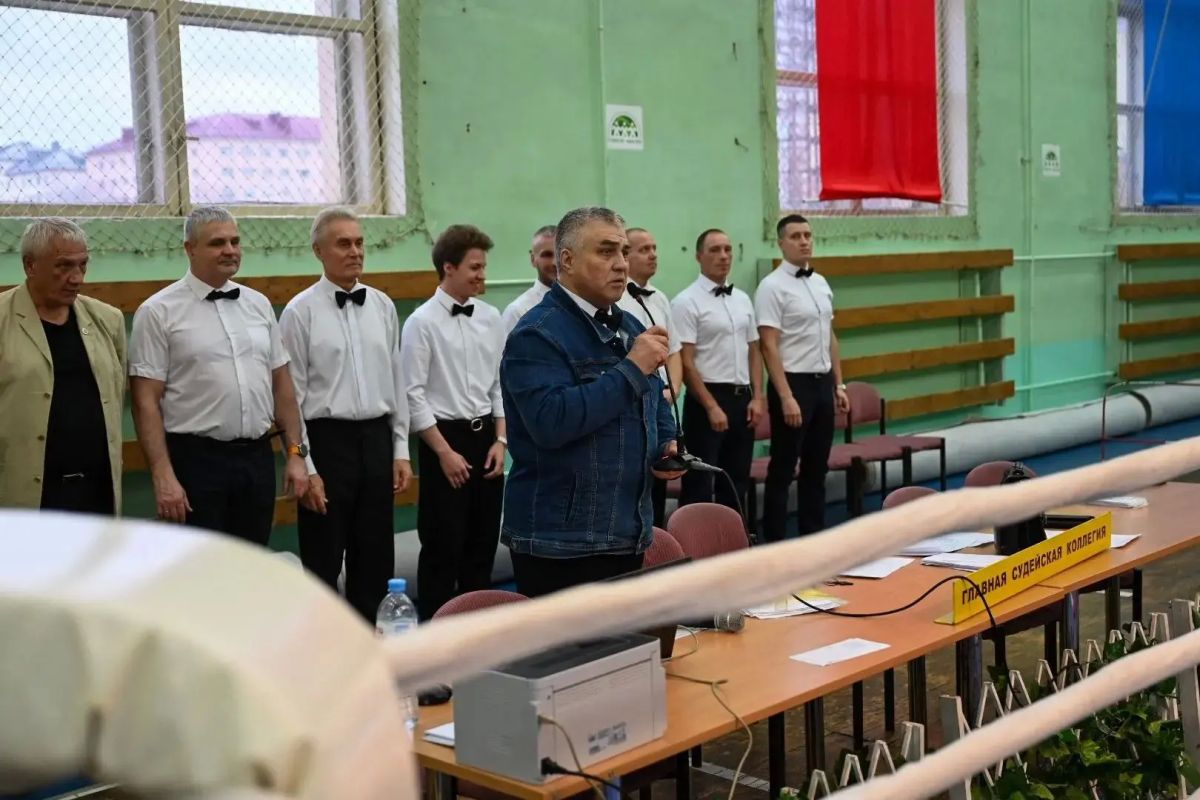 В Мурманске начались соревнования по боксу памяти Героя Советского Союза А. Бредова В Мурманске начались соревнования по боксу памяти Героя Советского Союза А. Бредова