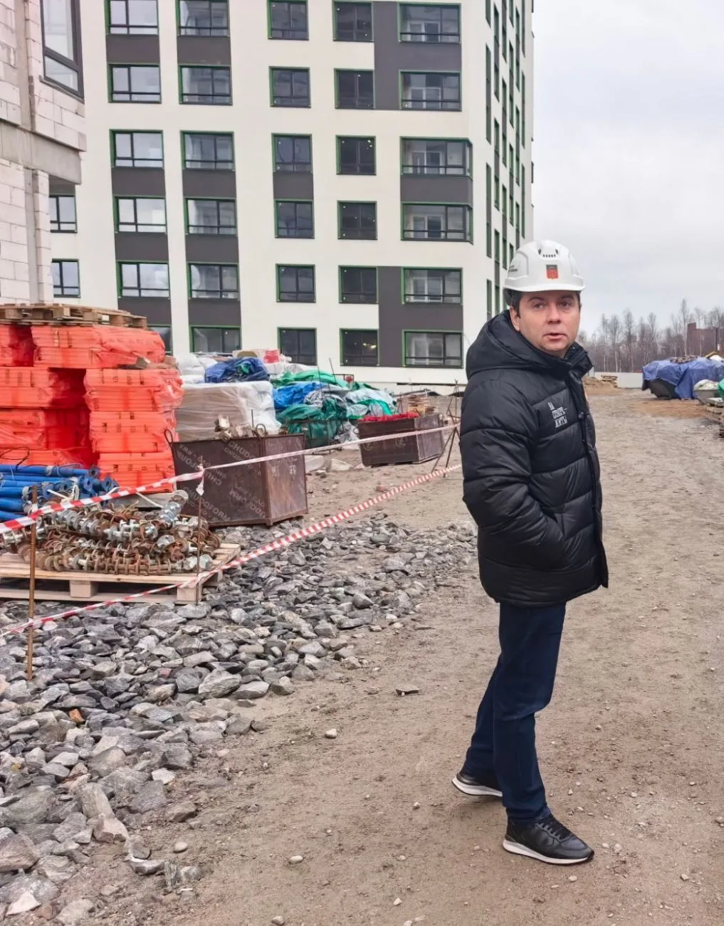 «Вечерний Мурманск» заглянул за заборы строящихся объектов